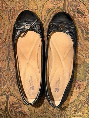 White Mountain Black Bow Detail Ballet Flats